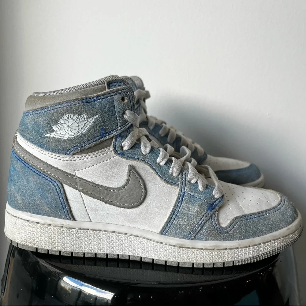 Nike Air Jordan 1 Retro High OG GS Shoes Youth Size 5Y Hyper Royal 575441-402